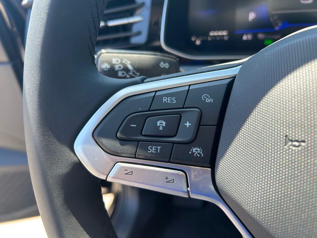 used 2025 Volkswagen Jetta car, priced at $25,333