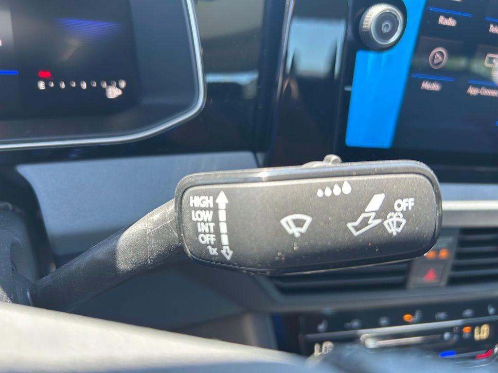 used 2025 Volkswagen Jetta car, priced at $25,333