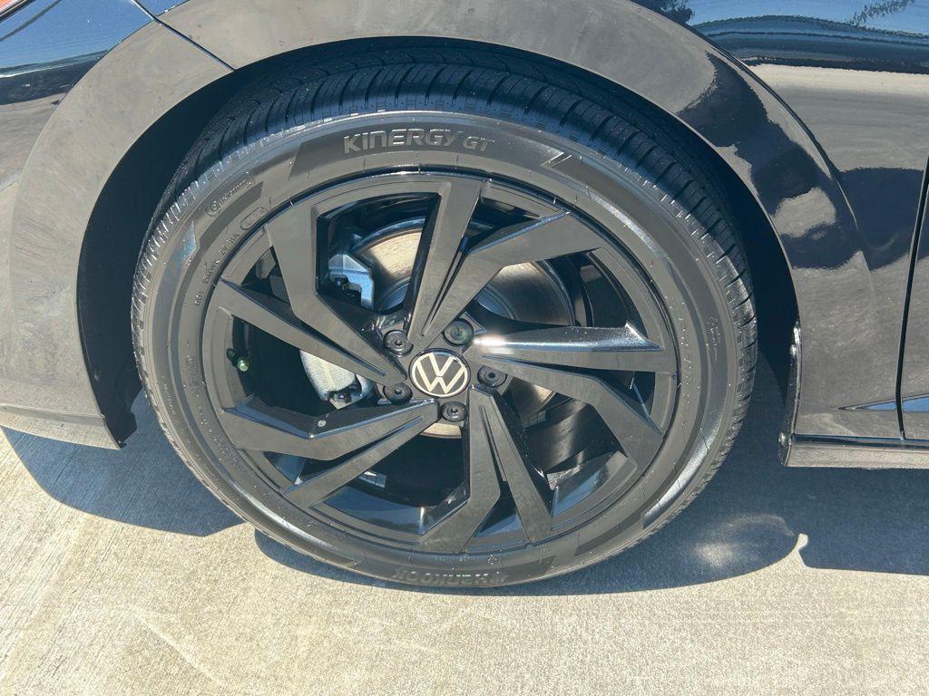 used 2025 Volkswagen Jetta car, priced at $25,333