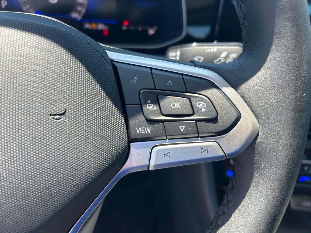 used 2025 Volkswagen Jetta car, priced at $25,333