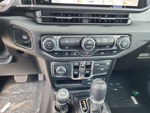 new 2025 Jeep Gladiator car, priced at $42,699