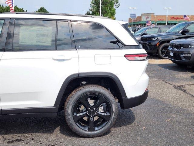 new 2024 Jeep Grand Cherokee car, priced at $45,541