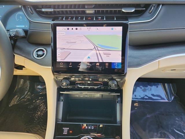 new 2025 Jeep Grand Cherokee car, priced at $45,427