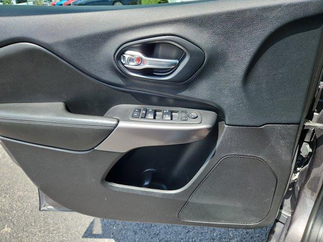 used 2019 Jeep Cherokee car, priced at $15,990