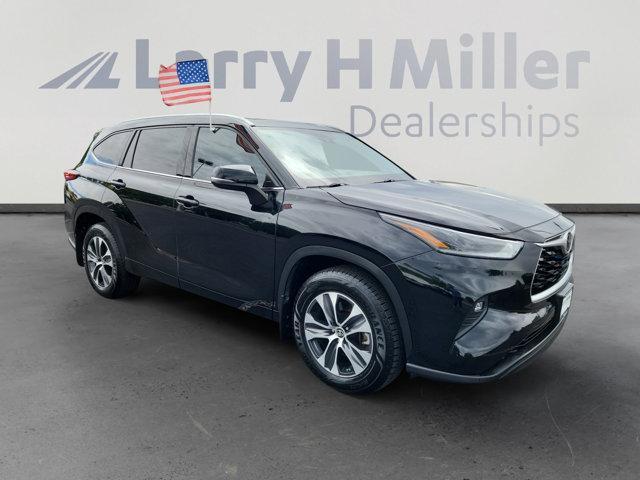 used 2021 Toyota Highlander car, priced at $34,401