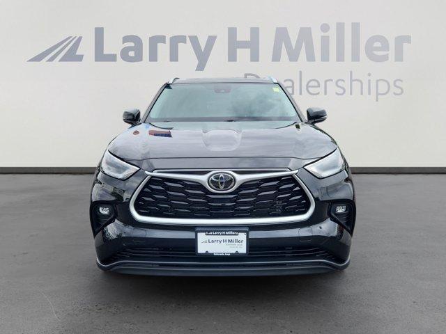 used 2021 Toyota Highlander car, priced at $34,401