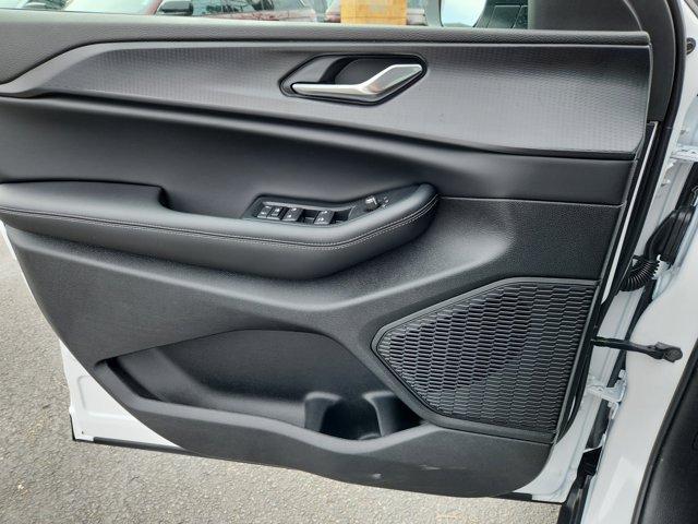 new 2025 Jeep Grand Cherokee car, priced at $37,621