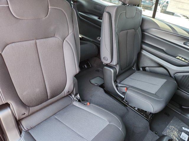 new 2025 Jeep Grand Cherokee L car, priced at $40,738