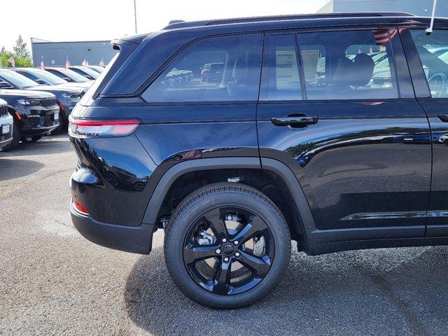 new 2024 Jeep Grand Cherokee car, priced at $48,209