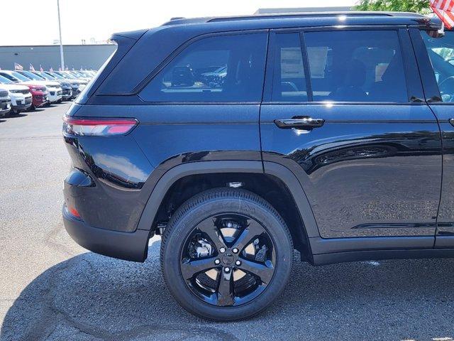 new 2024 Jeep Grand Cherokee car, priced at $49,369