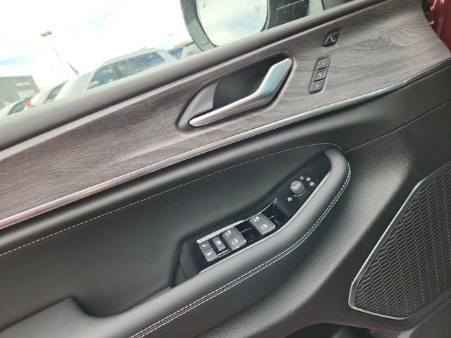 new 2025 Jeep Grand Cherokee car, priced at $63,989