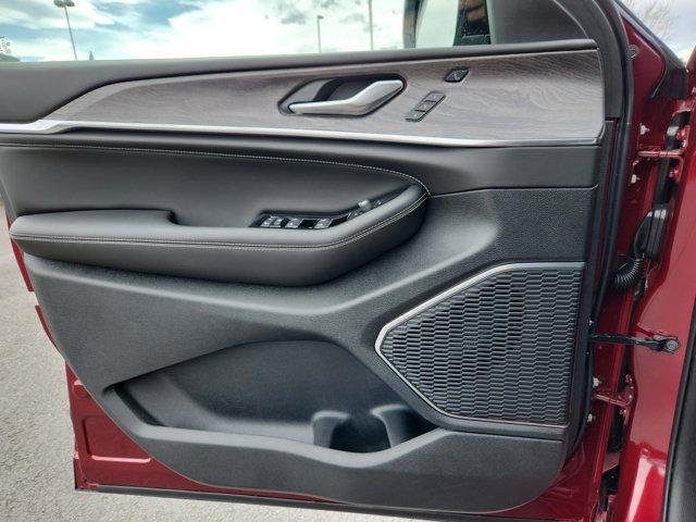new 2025 Jeep Grand Cherokee car, priced at $63,989
