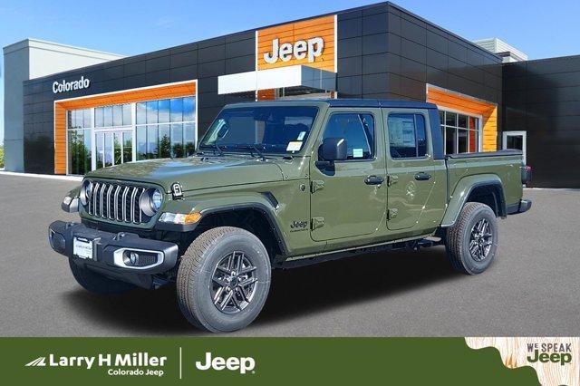 new 2024 Jeep Gladiator car, priced at $55,461