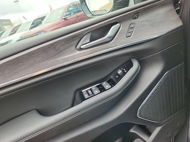 new 2025 Jeep Grand Cherokee car, priced at $66,955