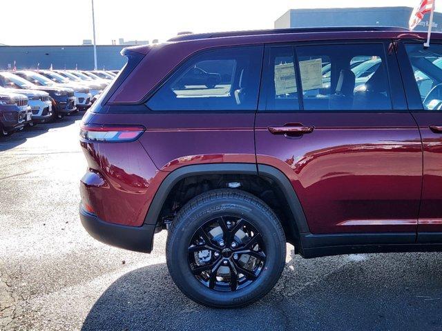 new 2025 Jeep Grand Cherokee car, priced at $45,224