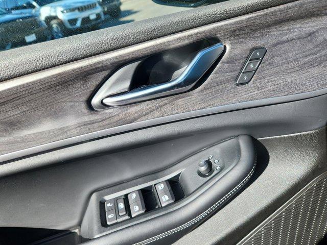 new 2025 Jeep Grand Cherokee car, priced at $50,271
