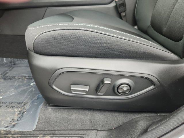 new 2025 Jeep Grand Cherokee car, priced at $39,876