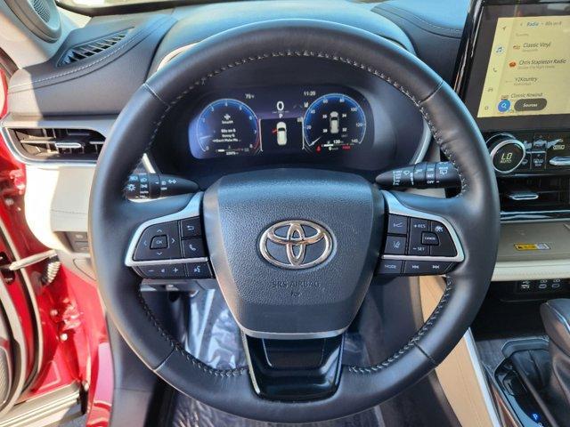 used 2023 Toyota Highlander car, priced at $42,791