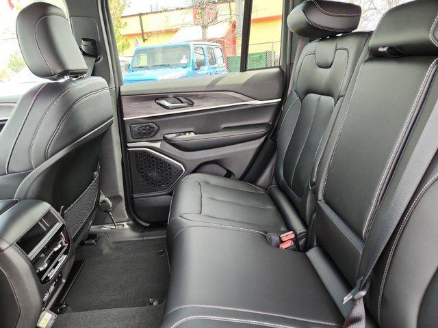new 2025 Jeep Grand Cherokee car, priced at $52,929