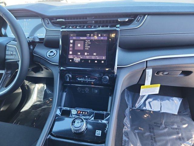 new 2025 Jeep Grand Cherokee car, priced at $38,210