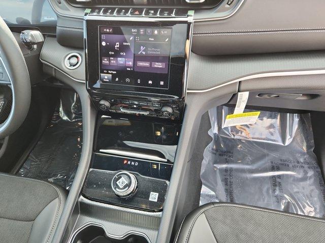 new 2025 Jeep Grand Cherokee car, priced at $49,377