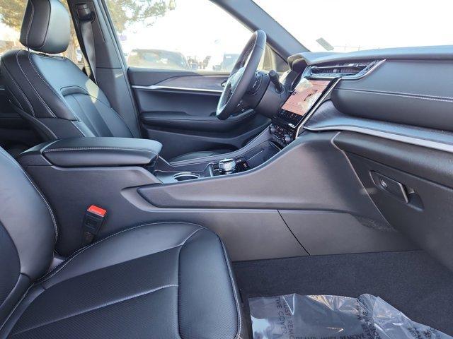 new 2025 Jeep Grand Cherokee car, priced at $50,271