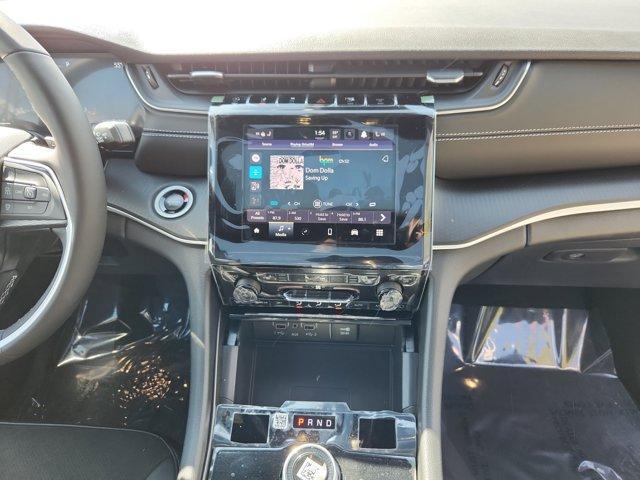 new 2025 Jeep Grand Cherokee car, priced at $45,288
