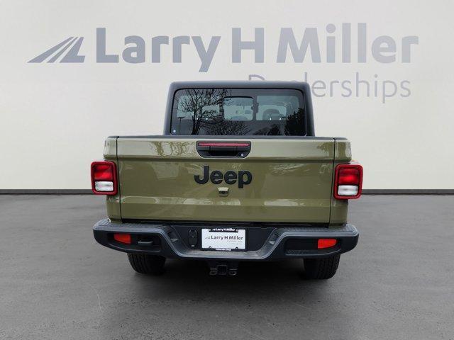 new 2025 Jeep Gladiator car, priced at $43,823