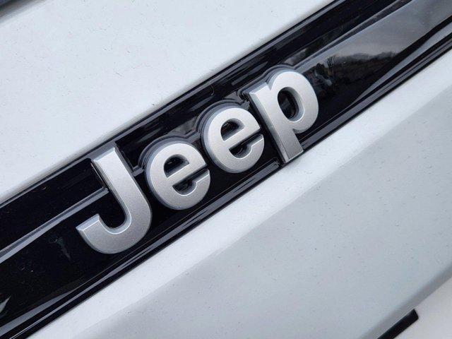 new 2025 Jeep Grand Cherokee car, priced at $38,972