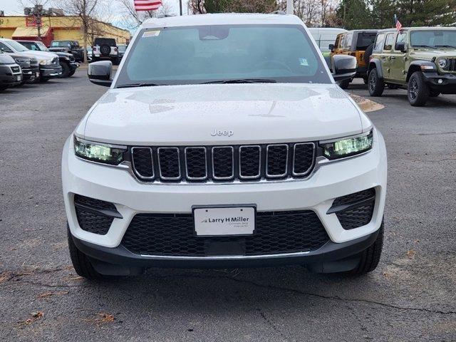 new 2025 Jeep Grand Cherokee car, priced at $40,324