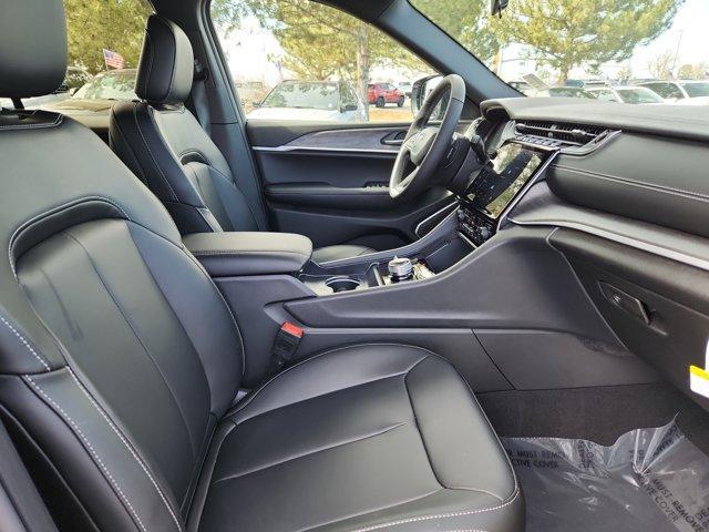 new 2025 Jeep Grand Cherokee car, priced at $52,372