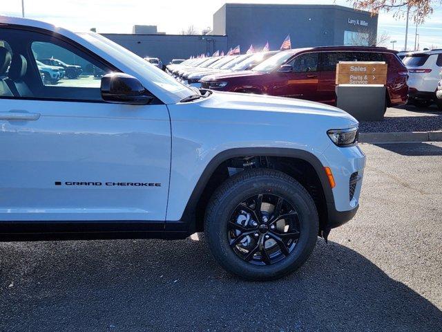 new 2025 Jeep Grand Cherokee car, priced at $43,690