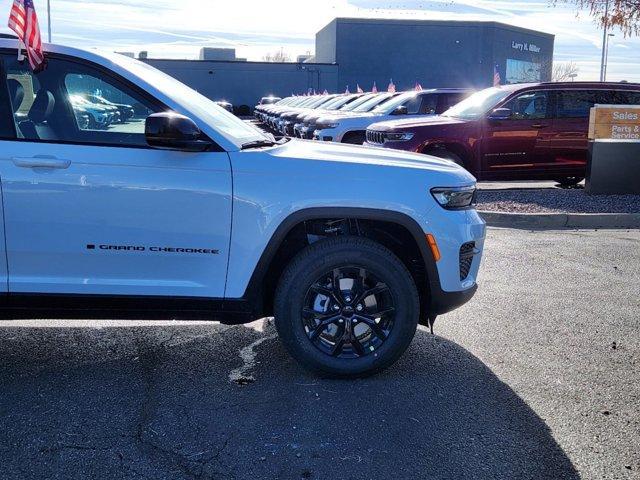 new 2025 Jeep Grand Cherokee car, priced at $43,690