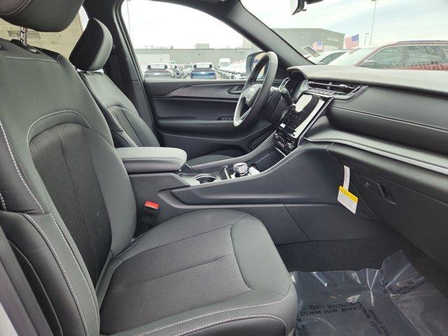 new 2025 Jeep Grand Cherokee car, priced at $38,210