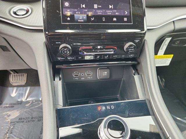 new 2025 Jeep Grand Cherokee car, priced at $38,210