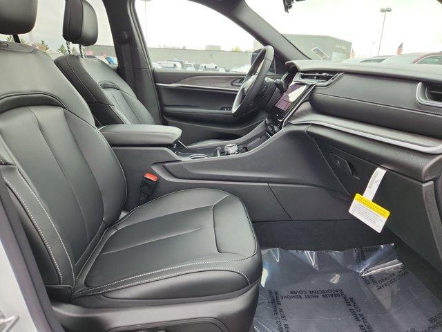 new 2025 Jeep Grand Cherokee car, priced at $52,669