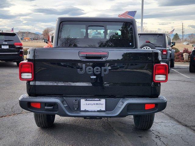 new 2025 Jeep Gladiator car, priced at $41,654