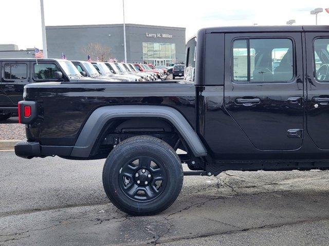 new 2025 Jeep Gladiator car, priced at $41,654