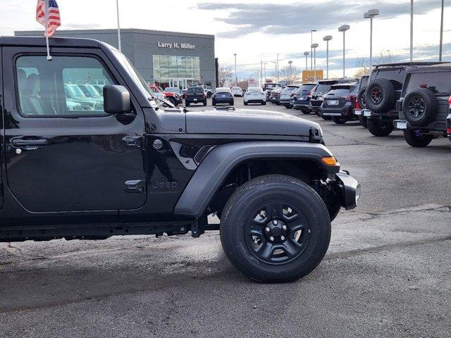 new 2025 Jeep Gladiator car, priced at $41,654