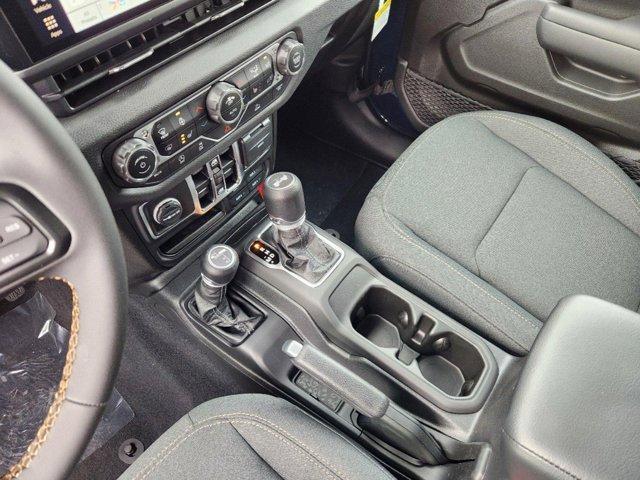 new 2025 Jeep Wrangler car, priced at $47,417