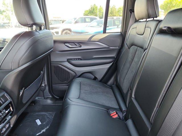 new 2025 Jeep Grand Cherokee car, priced at $41,974
