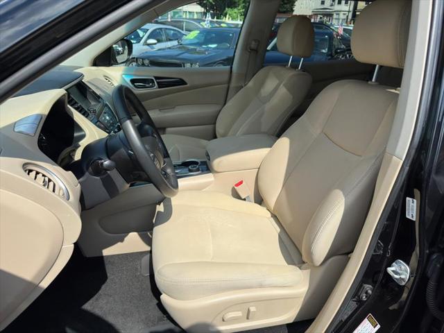 used 2017 Nissan Pathfinder car