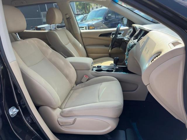 used 2017 Nissan Pathfinder car