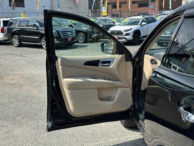 used 2017 Nissan Pathfinder car