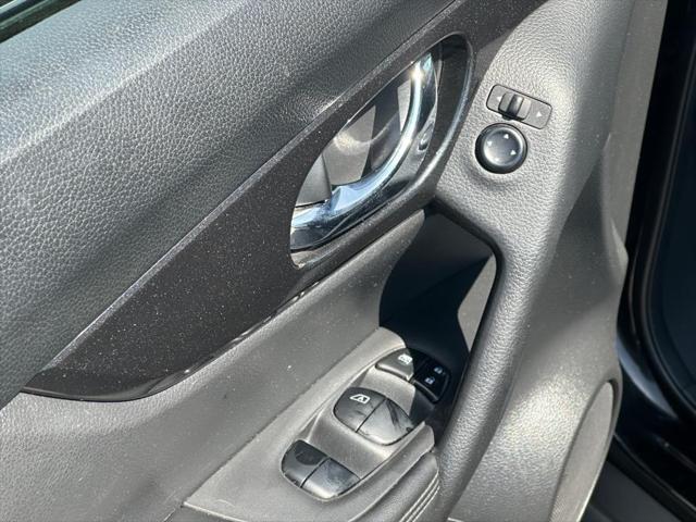 used 2017 Nissan Rogue car
