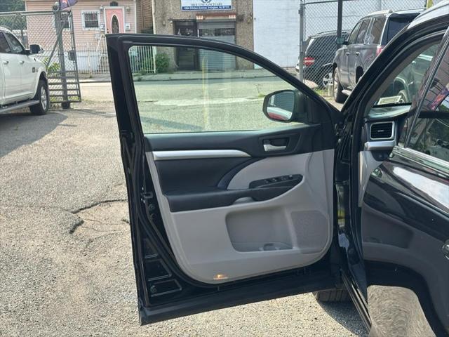 used 2017 Toyota Highlander car, priced at $17,995