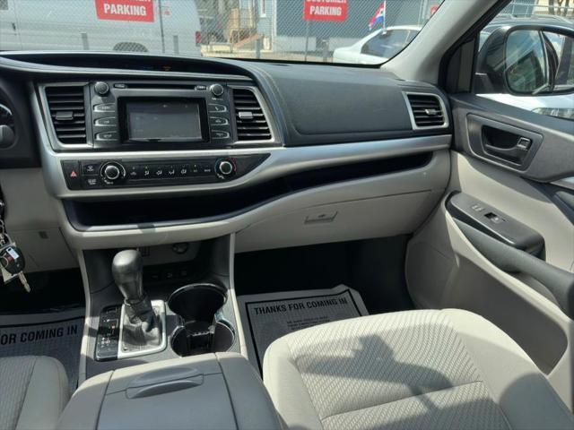 used 2016 Toyota Highlander car, priced at $12,995