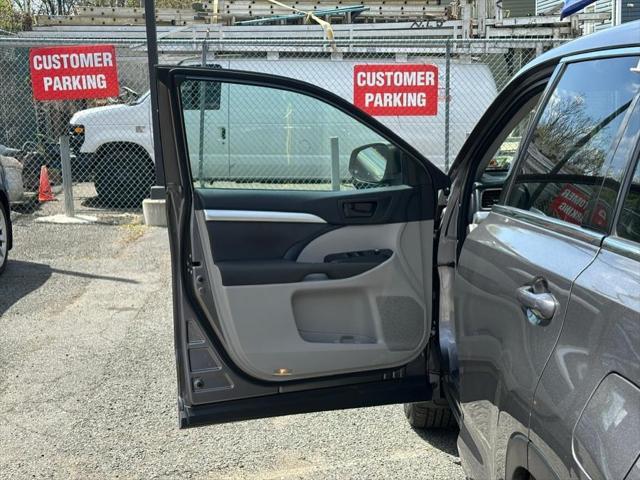 used 2016 Toyota Highlander car, priced at $12,995