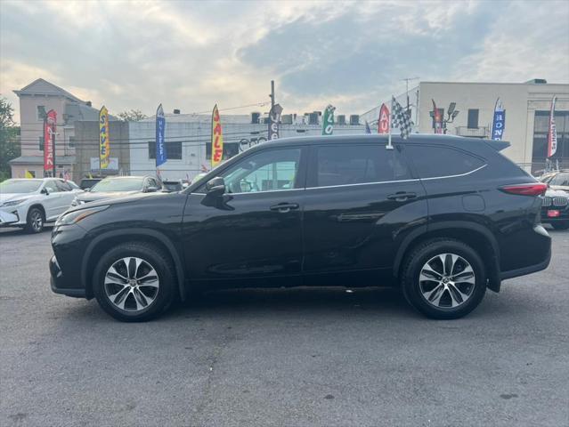 used 2021 Toyota Highlander car, priced at $31,395
