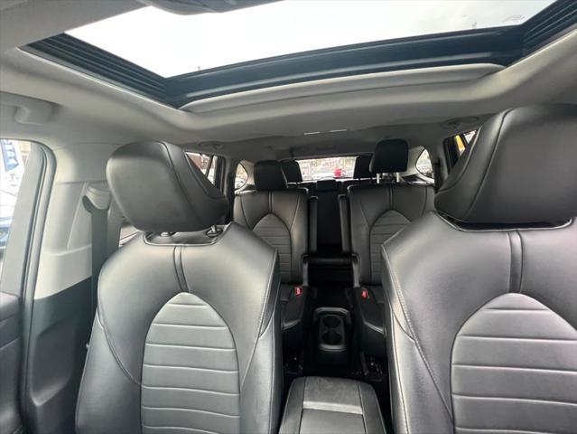 used 2021 Toyota Highlander car, priced at $31,395